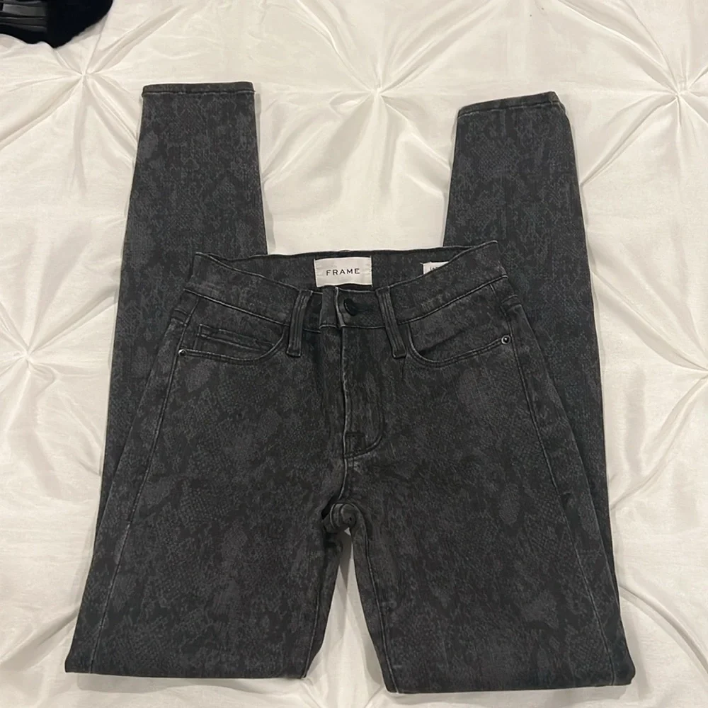 FRAME SNAKE SKINNY JEANS SIZE 24 - Picture 2 of 5